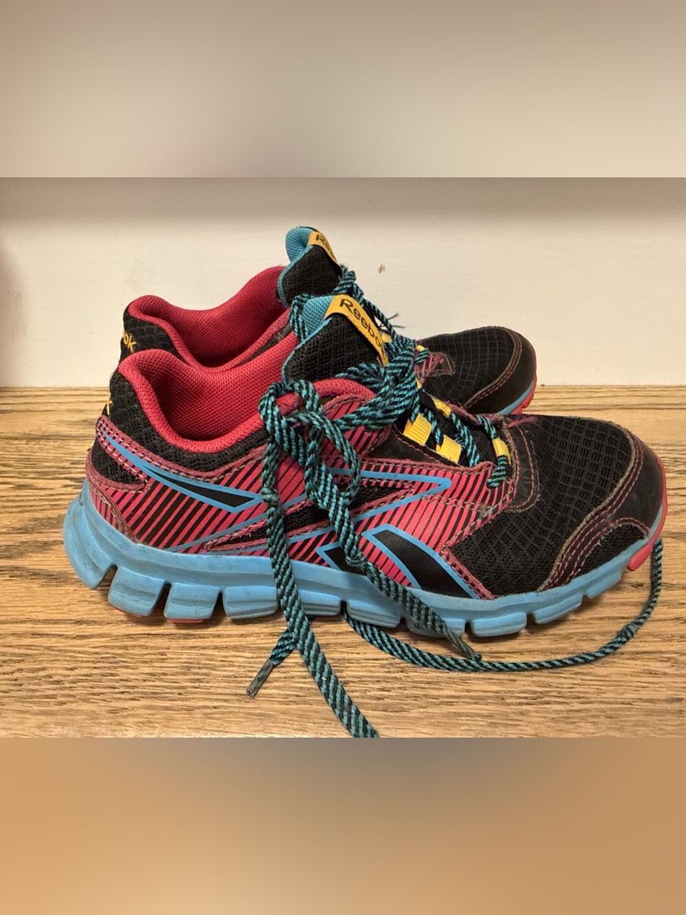 Reebok SmoothFlex Running Shoes | Youth Size 1